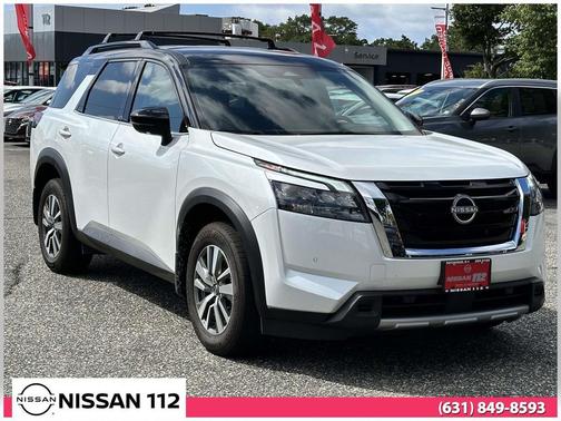 2025 Nissan Pathfinder SL