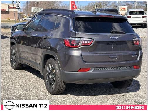Granite Crystal Metallic Clearcoat 2022 Jeep Compass Latitude
