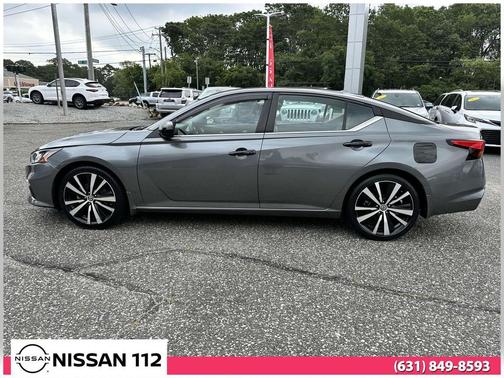 2022 Nissan Altima 2.5 SR