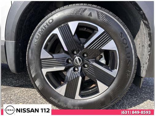 Aspen White Tricoat 2025 Nissan Kicks SV