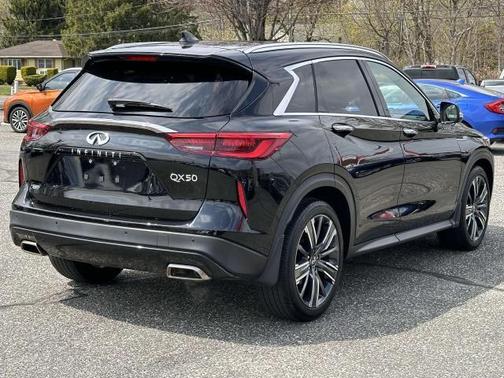 2021 INFINITI QX50 LUXE