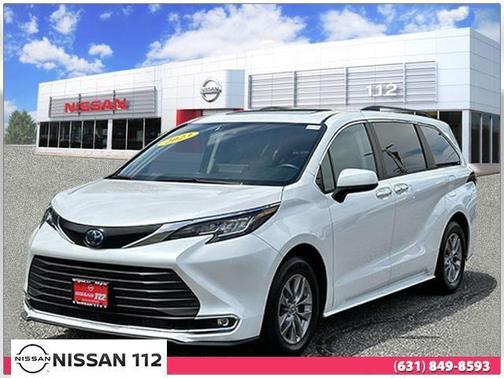 2023 Toyota Sienna XLE