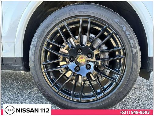 2017 Porsche Cayenne Platinum Edition