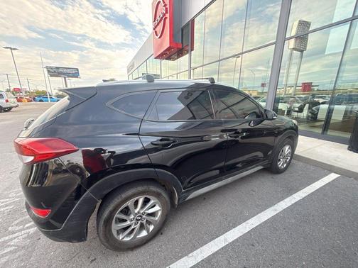 Black Noir Pearl 2017 Hyundai TUCSON SE Plus