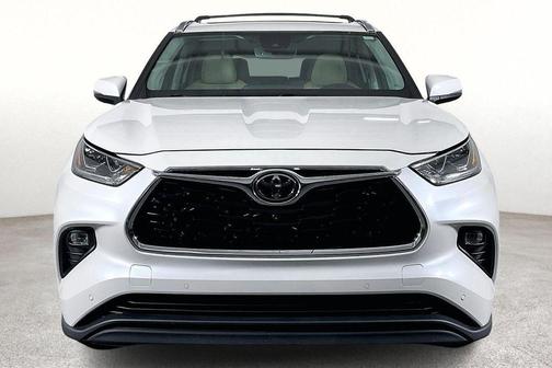 White 2021 Toyota Highlander Limited