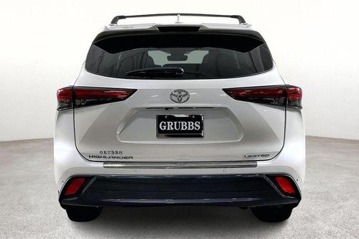 White 2021 Toyota Highlander Limited