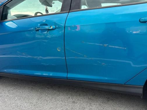 Blue 2013 Ford Focus SE