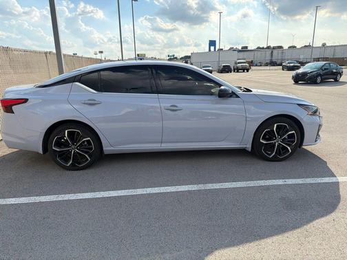 Gray Sky Pearl 2025 Nissan Altima SR