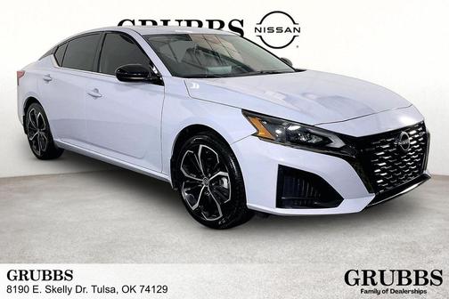 Gray Sky Pearl 2025 Nissan Altima SR