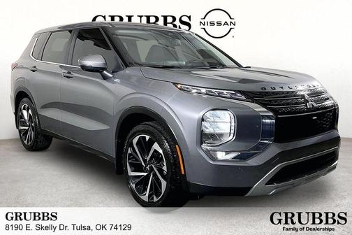 Mercury Gray Metallic 2024 Mitsubishi Outlander SE