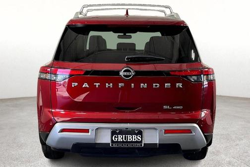 2022 Nissan Pathfinder SL