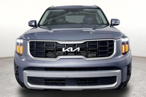 Everlasting Silver 2025 Kia Telluride S