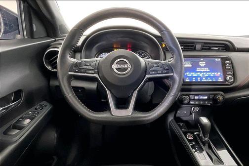 Boulder Gray Pearl 2023 Nissan Kicks SR