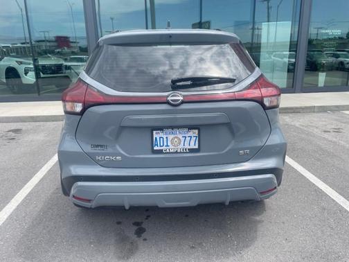 Boulder Gray Pearl 2023 Nissan Kicks SR