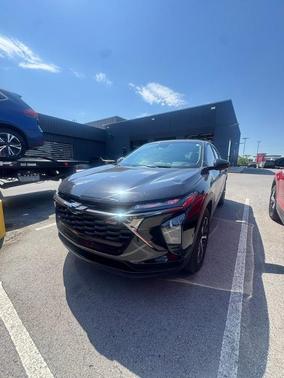 Mosaic Black Metallic 2025 Chevrolet Trax 1RS