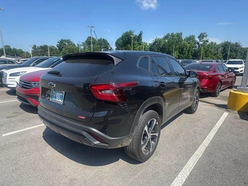 Mosaic Black Metallic 2025 Chevrolet Trax 1RS