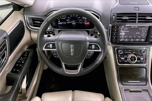 2018 Lincoln Continental Premiere