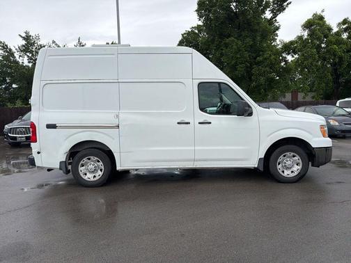 Glacier White 2018 Nissan NV Cargo NV2500 HD SV V6/SV V8