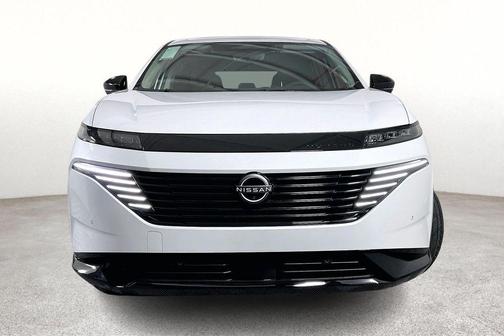 Everest White P 2026 Nissan Murano Platinum