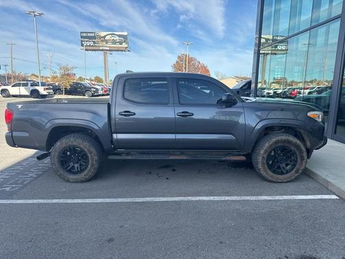 2018 Toyota Tacoma SR