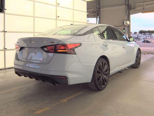 Gray Sky Pearl 2023 Nissan Altima 2.5 SR