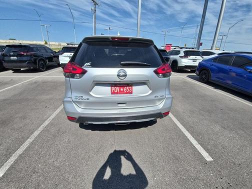 Silver 2017 Nissan Rogue SV