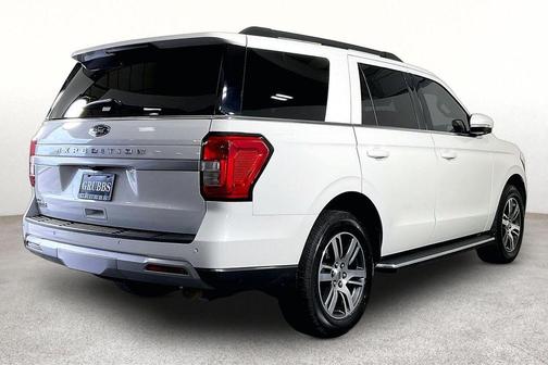 White Metallic 2022 Ford Expedition XLT