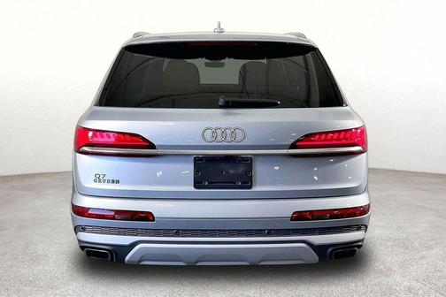 Satellite Silver Metallic 2025 Audi Q7 55 Premium Plus