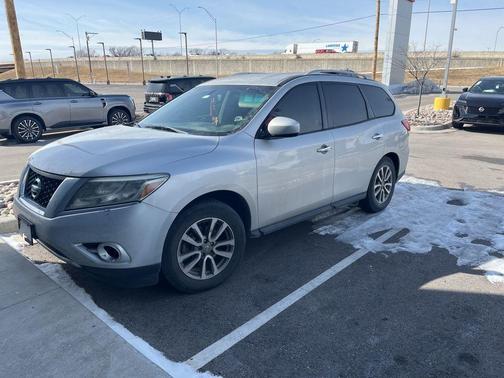 2015 Nissan Pathfinder SV