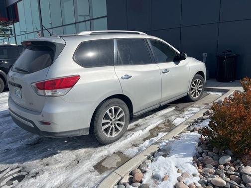 2015 Nissan Pathfinder SV