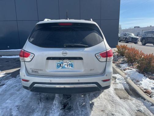 2015 Nissan Pathfinder SV