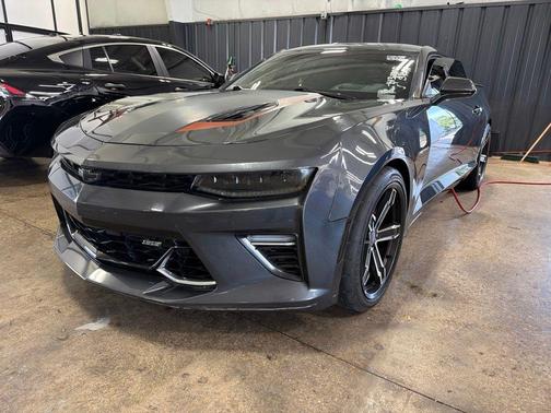 Gray Metallic 2017 Chevrolet Camaro 2SS