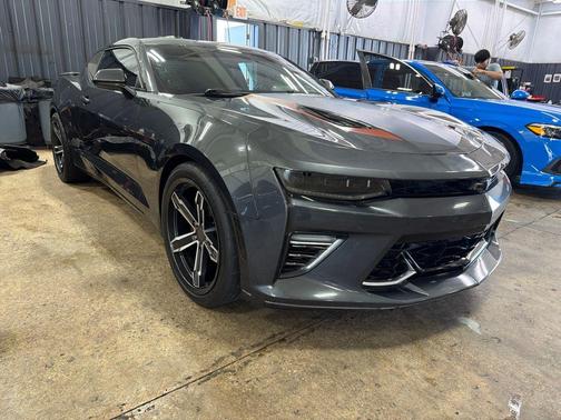 Gray Metallic 2017 Chevrolet Camaro 2SS