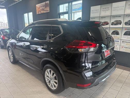 Magnetic Black 2020 Nissan Rogue SV