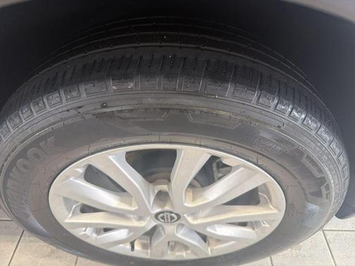 Magnetic Black 2020 Nissan Rogue SV