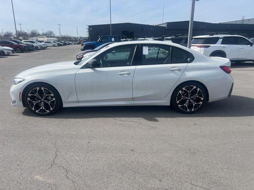 2025 BMW 330 i xDrive