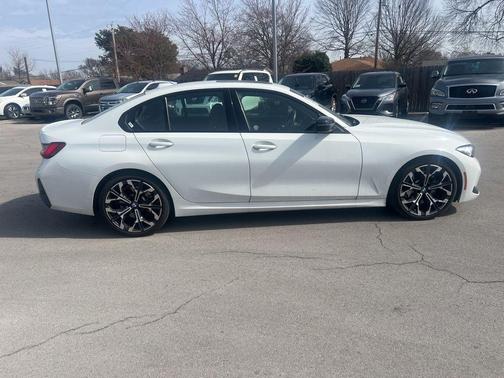 2025 BMW 330 i xDrive