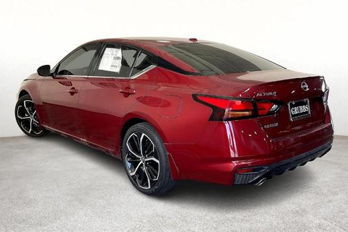 2025 Nissan Altima SR