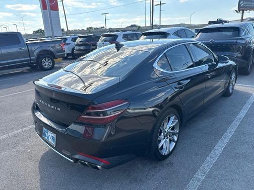 Vik Black 2022 Genesis G70 2.0T