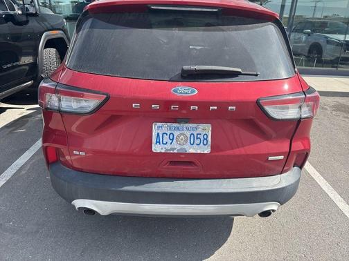 Red 2020 Ford Escape SE