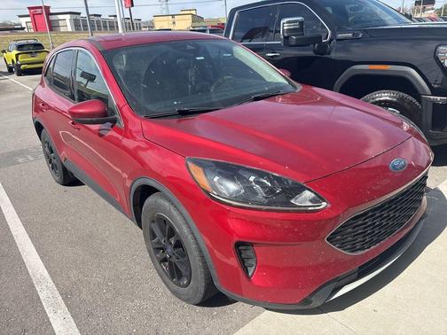 Red 2020 Ford Escape SE