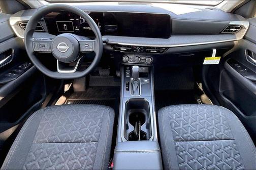 2t Gun Blk Roof 2025 Nissan Kicks SV