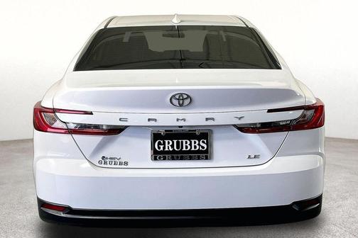 Ice 2025 Toyota Camry LE