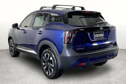 Deep Blue Pearl 2027 Nissan Kicks SV