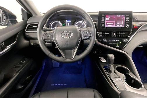 Ice 2024 Toyota Camry SE