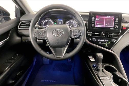 Ice 2024 Toyota Camry SE