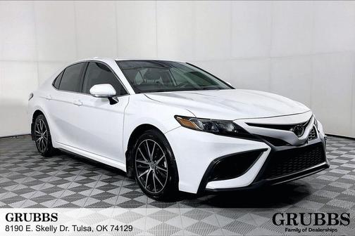 Ice 2024 Toyota Camry SE