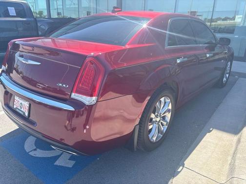 Velvet Red Pearlcoat 2018 Chrysler 300 Limited
