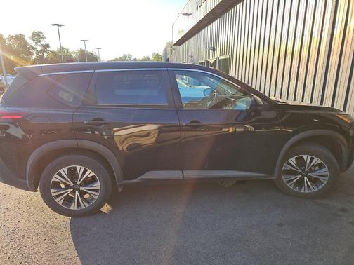 Black 2022 Nissan Rogue SV