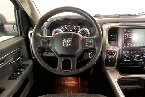 Bright White Clearcoat 2016 RAM 1500 SLT